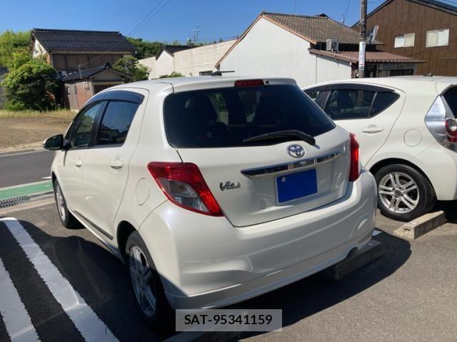 Toyota VITZ 2011-12 7226729-6