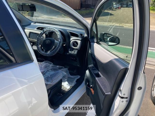 Toyota VITZ 2011-12 7226729-7
