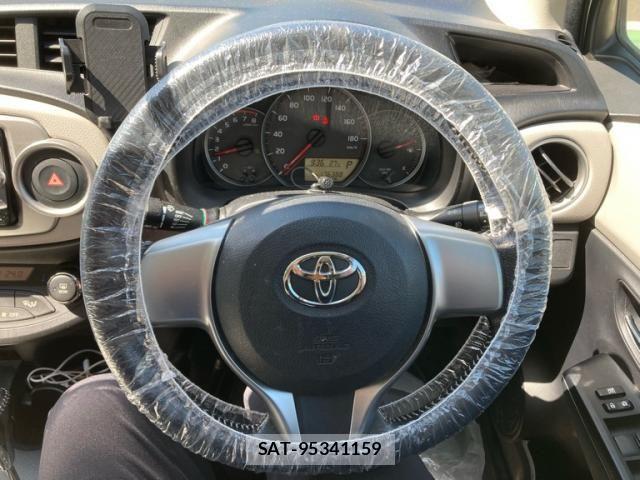 Toyota VITZ 2011-12 7226729-8