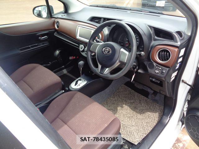 Toyota VITZ 2011-09 7252741-12