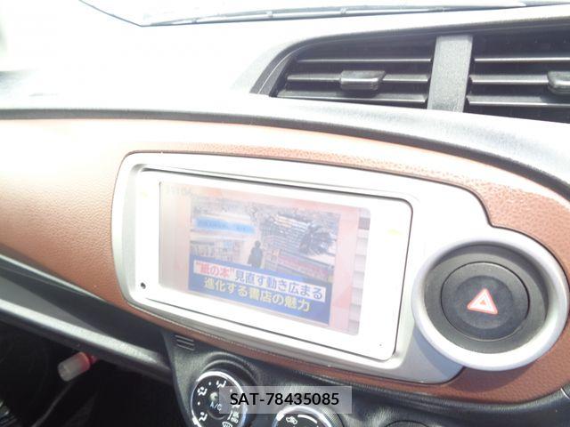 Toyota VITZ 2011-09 7252741-17