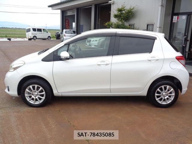 Toyota VITZ 2011-09 7252741-5