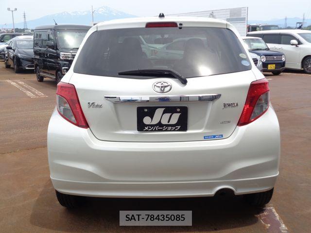 Toyota VITZ 2011-09 7252741-6