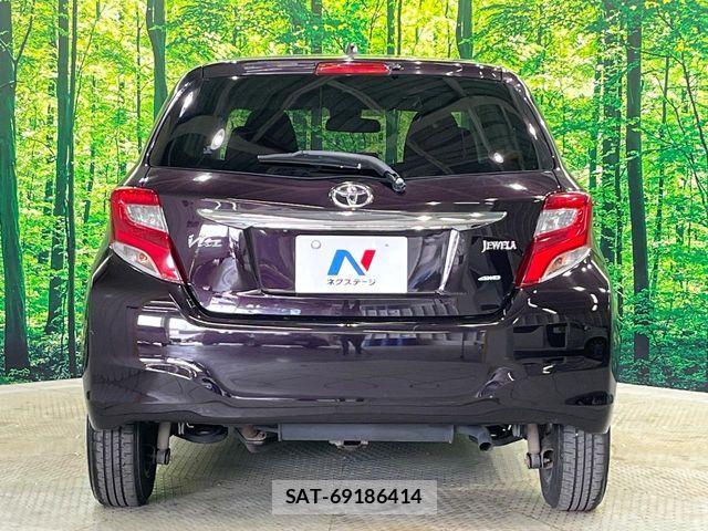 Toyota VITZ 2015-11 7394704-15
