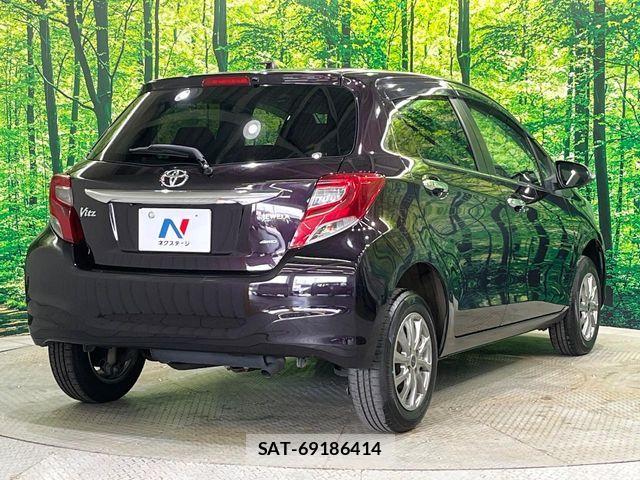 Toyota VITZ 2015-11 7394704-17
