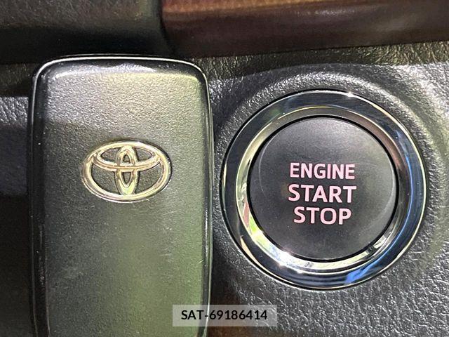 Toyota VITZ 2015-11 7394704-8