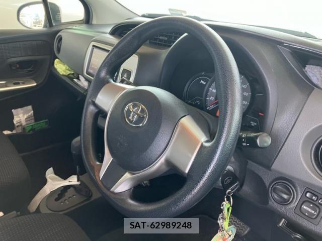 Toyota VITZ 2014-08 7503512-18