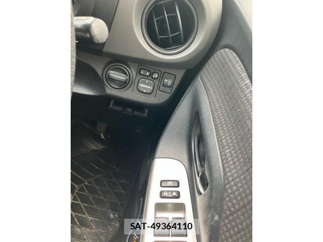 Toyota VITZ 2015-03 7563040-14