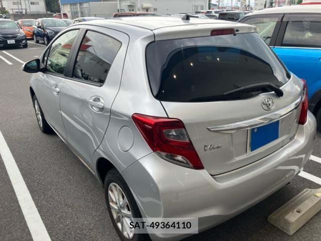 Toyota VITZ 2015-03 7563040-3