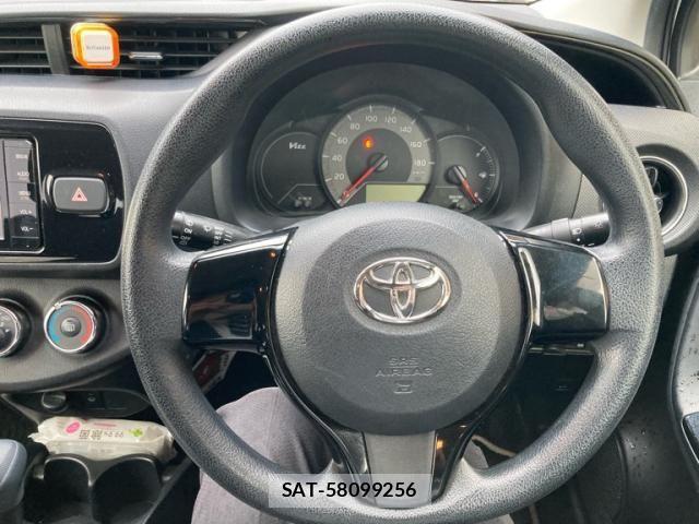 Toyota VITZ 2016-03 7621121-18