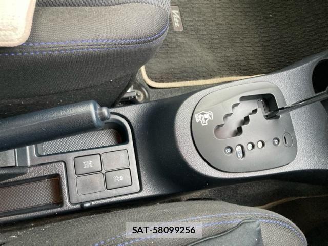 Toyota VITZ 2016-03 7621121-20