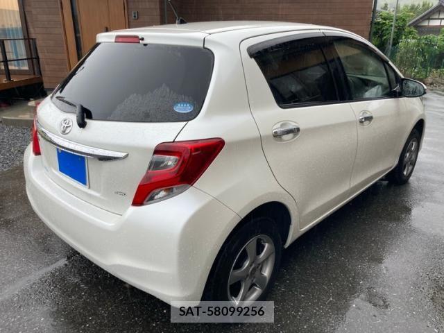 Toyota VITZ 2016-03 7621121-6