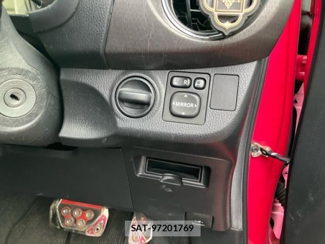 Toyota VITZ 2014-05 7621120-6
