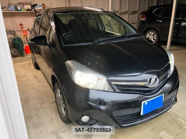 Toyota VITZ 2013-11 7621122-0