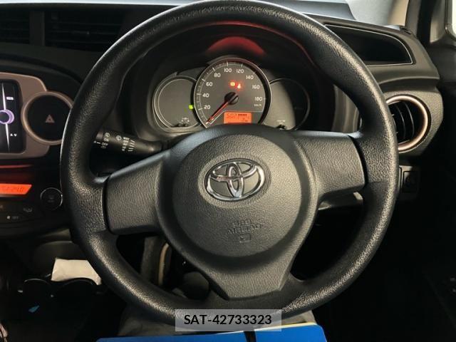 Toyota VITZ 2013-11 7621122-15