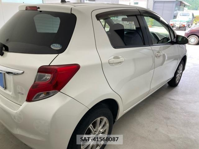 Toyota VITZ 2015-09 7730392-4