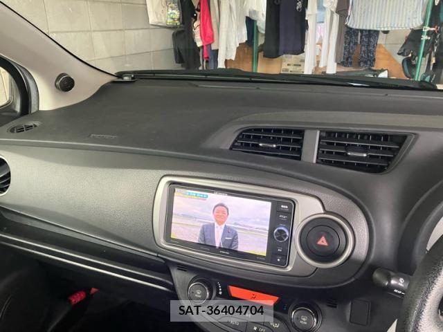 Toyota VITZ 2013-11 7880311-18