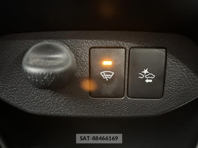 Toyota VITZ 2018-08 8039030-21