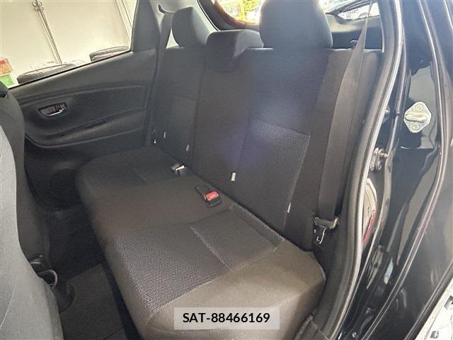 Toyota VITZ 2018-08 8039030-24