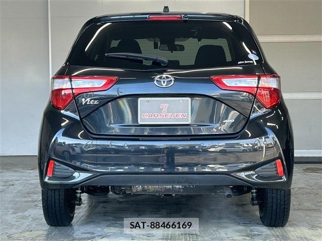 Toyota VITZ 2018-08 8039030-5