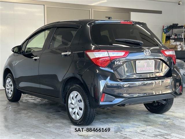 Toyota VITZ 2018-08 8039030-6