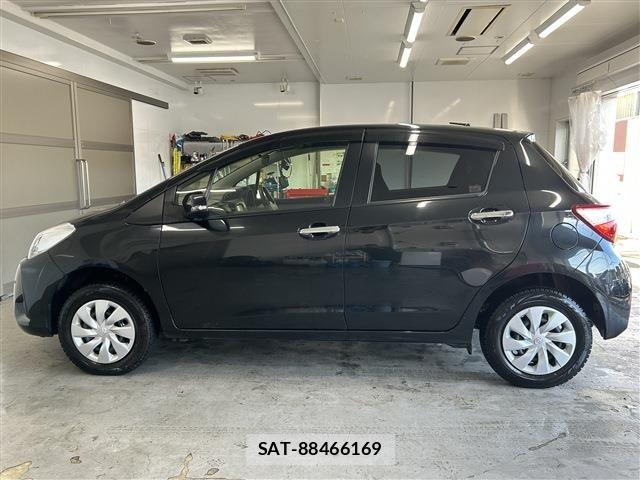 Toyota VITZ 2018-08 8039030-7