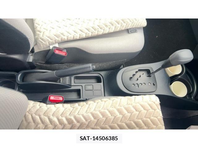 Toyota VITZ 2011-08 8076057-19