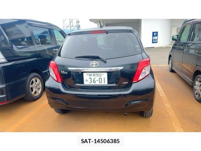 Toyota VITZ 2011-08 8076057-2