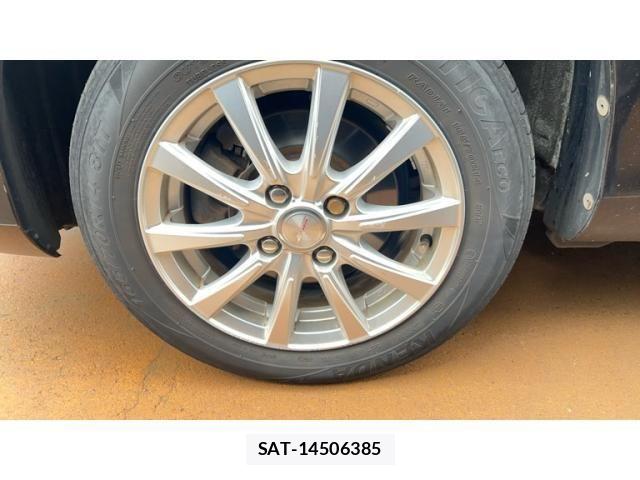 Toyota VITZ 2011-08 8076057-6