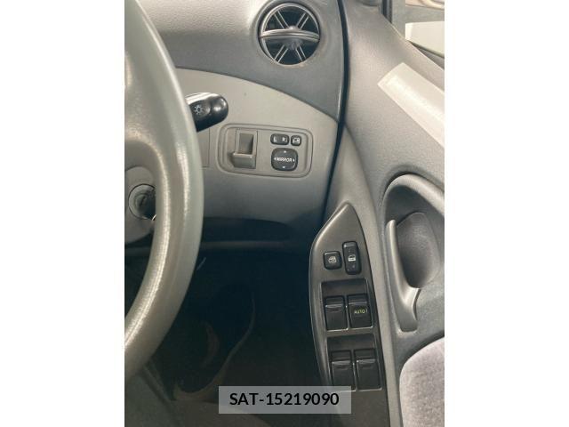Toyota VITZ 1999-11 8076058-19