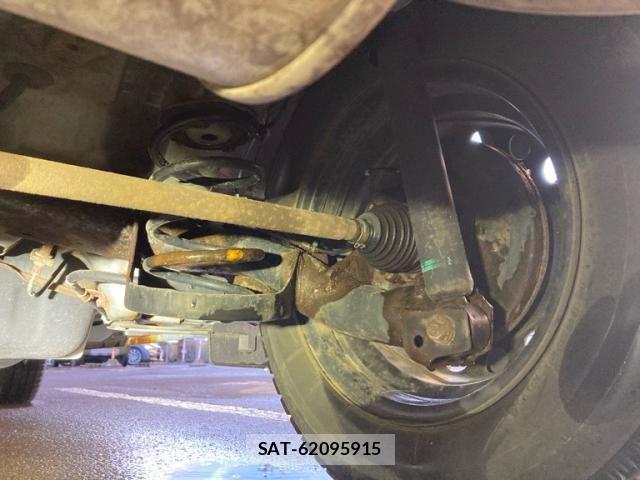 Toyota VITZ 2011-07 8102526-24