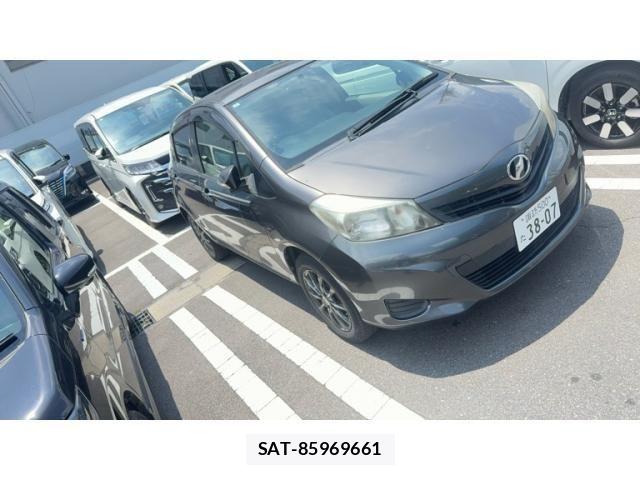 Toyota VITZ 2011-10 8132868-0