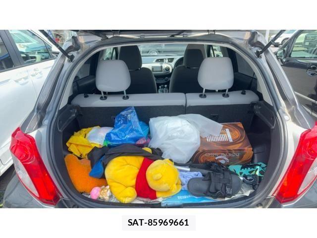 Toyota VITZ 2011-10 8132868-10