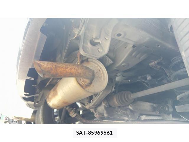 Toyota VITZ 2011-10 8132868-12
