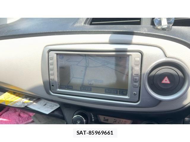 Toyota VITZ 2011-10 8132868-15