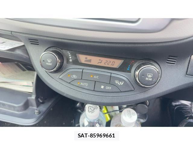 Toyota VITZ 2011-10 8132868-16