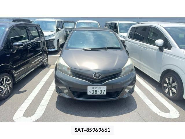 Toyota VITZ 2011-10 8132868-1