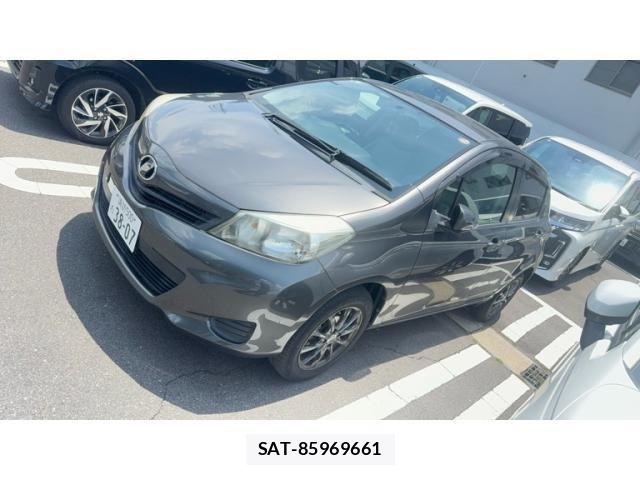 Toyota VITZ 2011-10 8132868-2