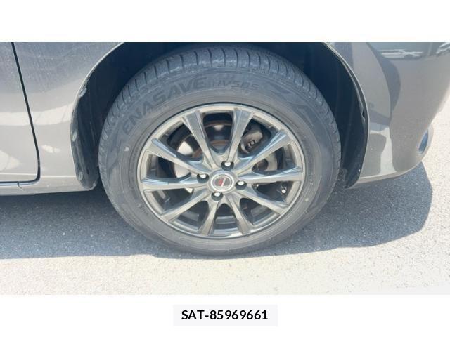 Toyota VITZ 2011-10 8132868-6