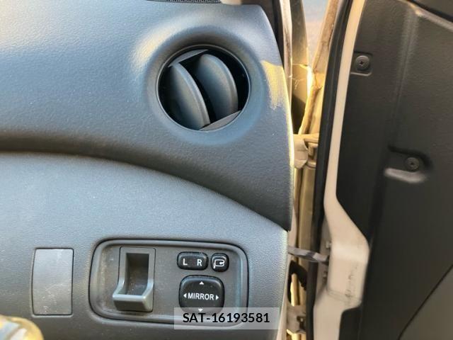Toyota VITZ 2004-04 8232303-11