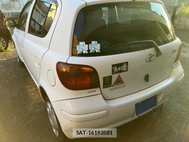 Toyota VITZ 2004-04 8232303-3