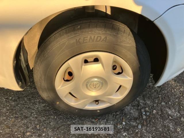 Toyota VITZ 2004-04 8232303-4