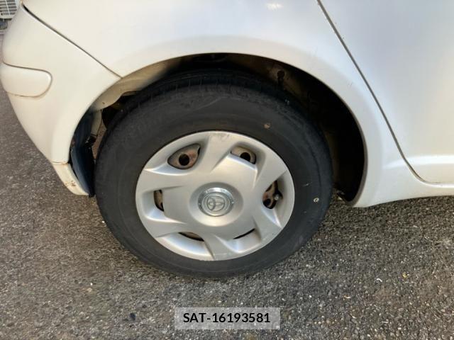 Toyota VITZ 2004-04 8232303-5