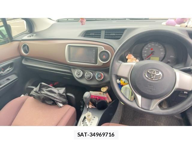 Toyota VITZ 2011-09 8232289-10