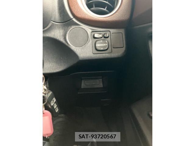 Toyota VITZ 2011-07 8232294-22