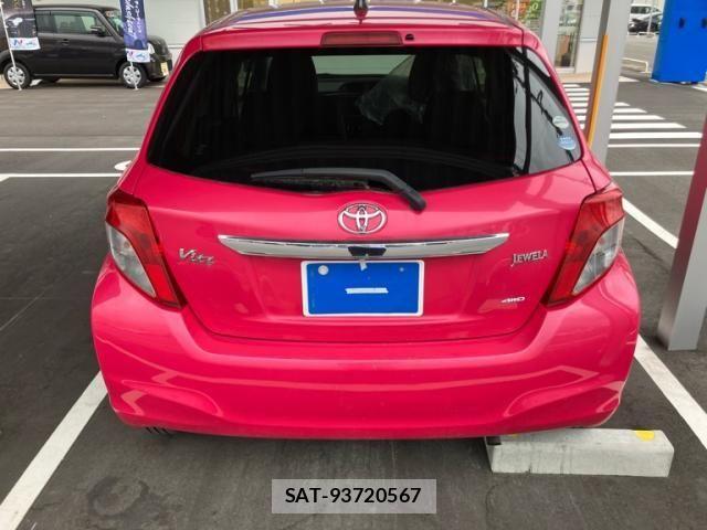 Toyota VITZ 2011-07 8232294-3