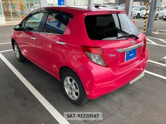 Toyota VITZ 2011-07 8232294-5