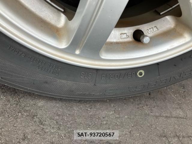 Toyota VITZ 2011-07 8232294-8