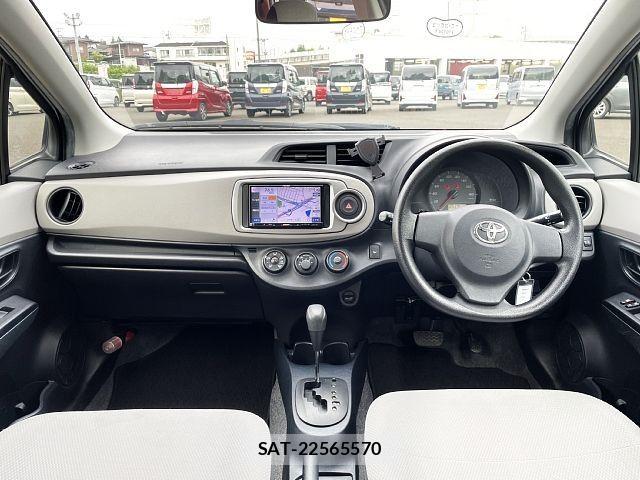 Toyota VITZ 2011-08 8232287-1