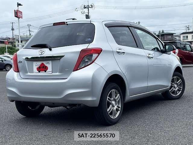 Toyota VITZ 2011-08 8232287-2